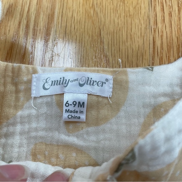 Emily & Oliver boho girl muslin neutral lemon two piece set. Size 6-9 months. - Picture 5 of 8